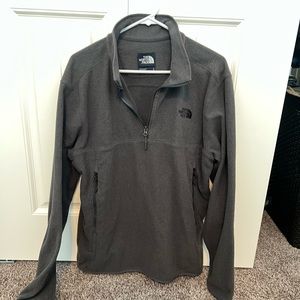 Men’s size large North Face fleece